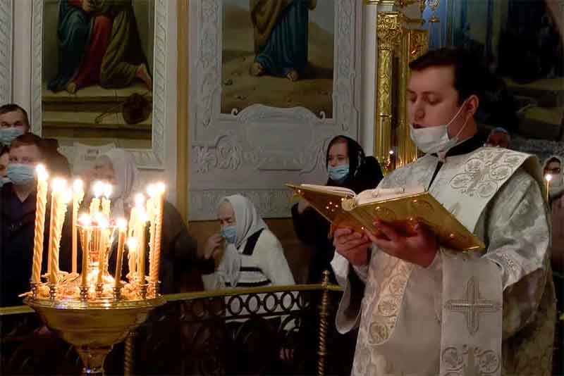 В храмах Оренбуржья на Крещение проведут по три праздничные литургии