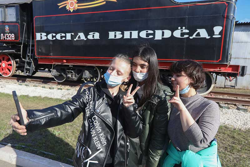 «Уральская Сталь» организовала для новотроицких школьников День открытых дверей (фото)