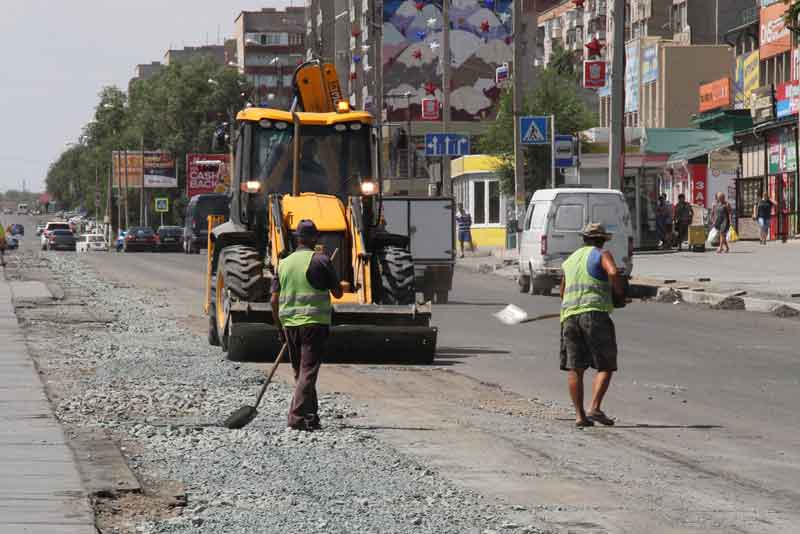 В Новотроицке продолжается ремонт дорог в рамках нацпроекта 