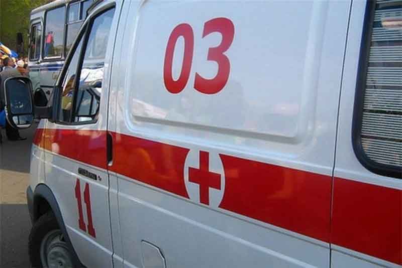 В Новотроицке пятилетний ребенок упал с балкона на втором этаже 