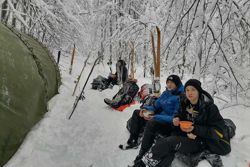 Юные туристы Новотроицка совершили лыжный поход второй категории сложности