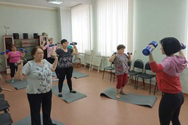 В Новотроицке действует группа оздоровительной гимнастики для граждан пожилого возраста