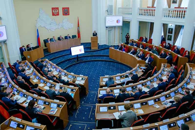 Законодательное собрание Оренбуржья сегодня проходит в закрытом режиме
