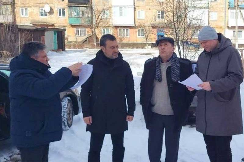 Вице-губернатор Оренбуржья Игорь Сухарев работает в Перевальском районе ЛНР