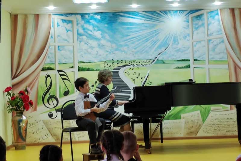 В детской музыкальной школе Новотроицка первоклассники показали, чему научились за год