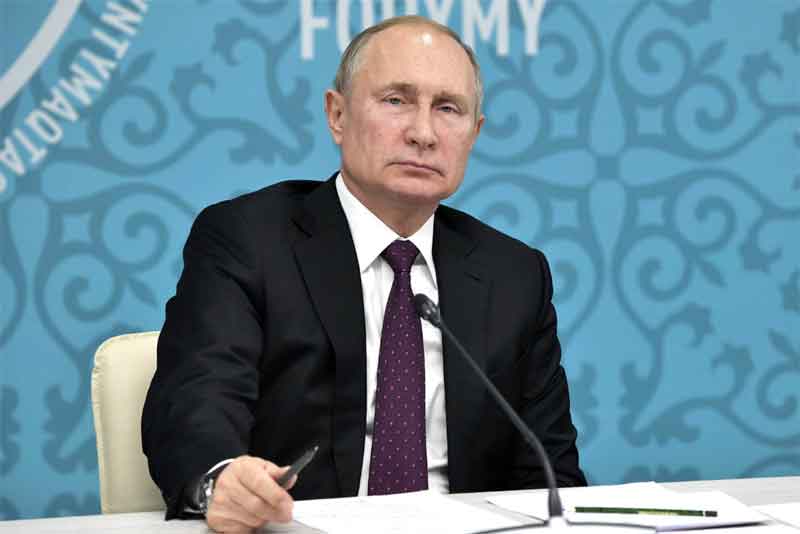 Владимир Путин объявил в стране нерабочими дни с 30 октября по 7 ноября
