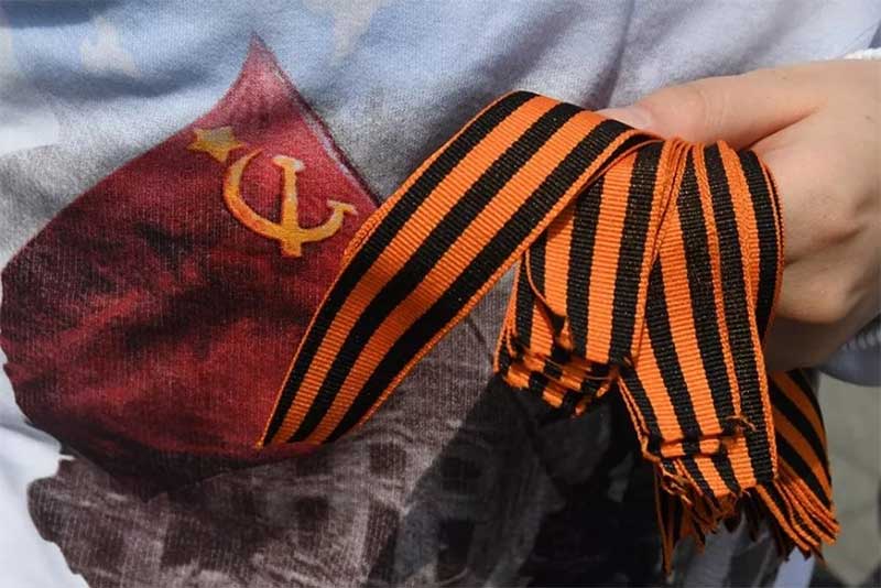 Георгиевская ленточка станет символом воинской славы России
