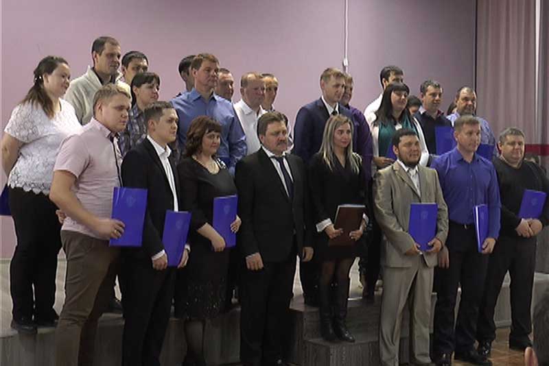 В Новотроицком филиале МИСиС студенты-заочники получили дипломы