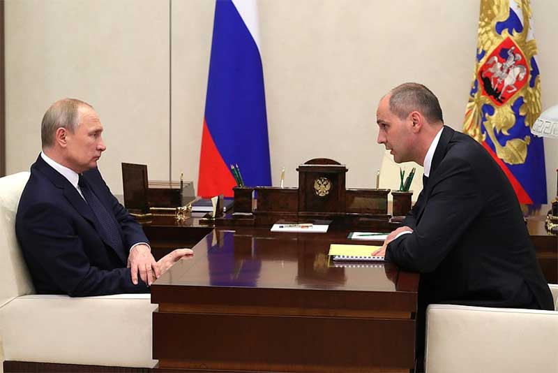 Президент Владимир Путин наградил Дениса Паслера орденом Почета за добросовестную работу