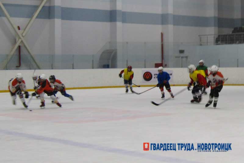 Новотроицкая хоккейная команда «Стальные орлы» будет представлять Оренбуржье на Всероссийских финальных соревнованиях