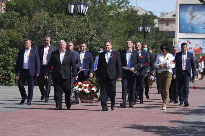В День памяти и скорби металлурги «Уральской Стали» присоединились к мемориальной акции (фото)