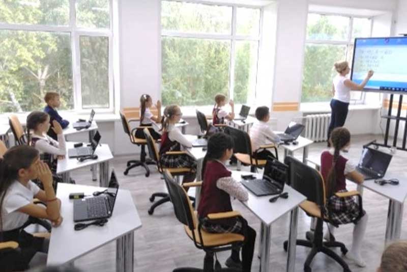 211 тысяч школьников Оренбуржья с 1 сентября будут учиться по обновленным федеральным государственным образовательным стандартам