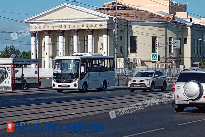 В  новых автобусах в Новотроицке доступен более выгодный для пассажиров безналичный расчет