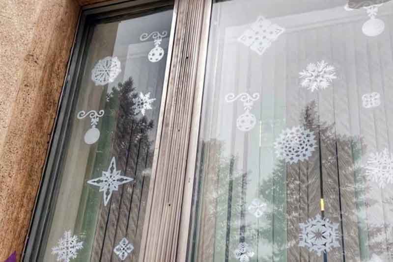 Новотройчане подключились к акции «Новогодние окна» 