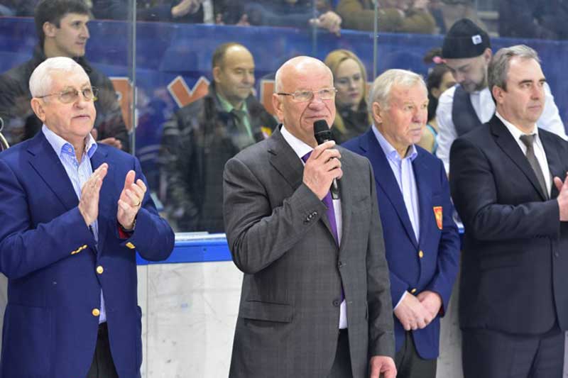 Новотройчане побывали во Дворце спорта «Юбилейный», где прошел ретро-матч в честь   60-летия орского хоккея