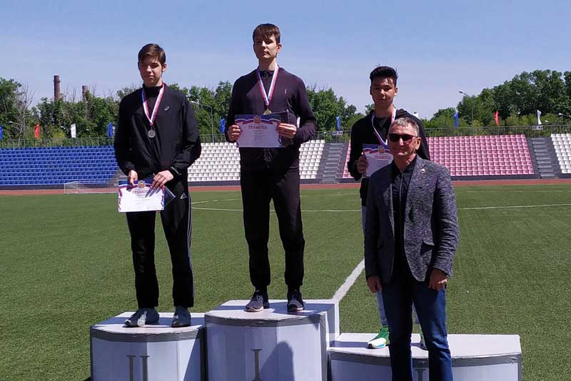 Новотроицкие легкоатлеты завоевали награды на первенстве области