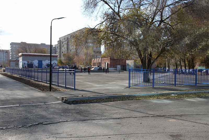 В Новотроицке завершился первый этап благоустройства детской площадки на М.Корецкой
