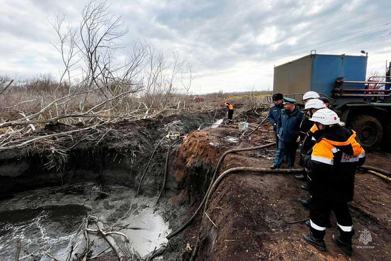 В Бугуруслане устраняют последствия разгерметизации нефтяной скважины  