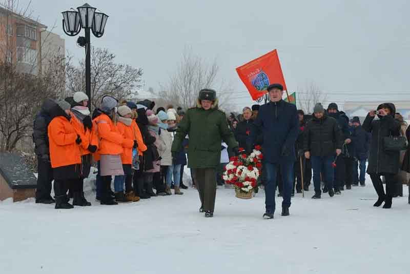 «Защитим память героев»: Новотроицк присоединился к Всероссийской акции (фото)
