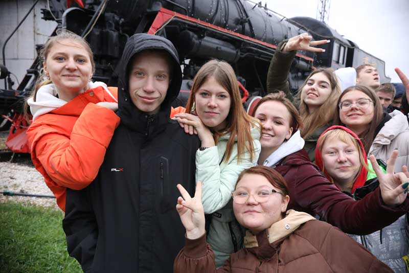Уральская Сталь объявила конкурсы для новотроицкой молодежи
