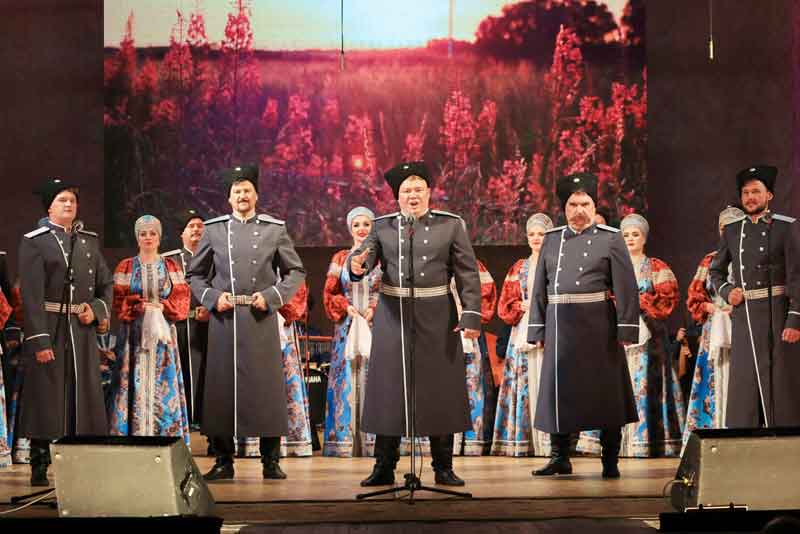 «Металлоинвест»  и благотворительный фонд «Искусство, наука и спорт» организовали в Новотроицке выступление Оренбургского хора