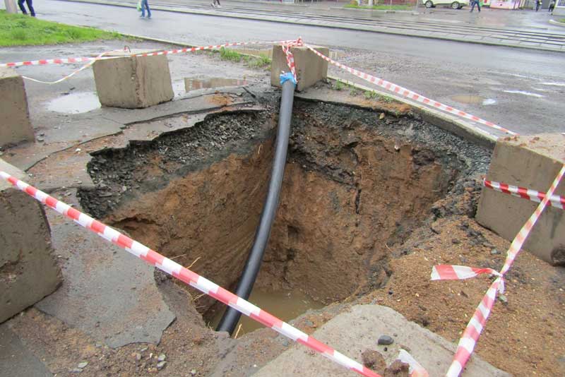 По поручению губернатора Дениса Паслера в Новотроицке ведется капитальный ремонт водопроводных сетей 