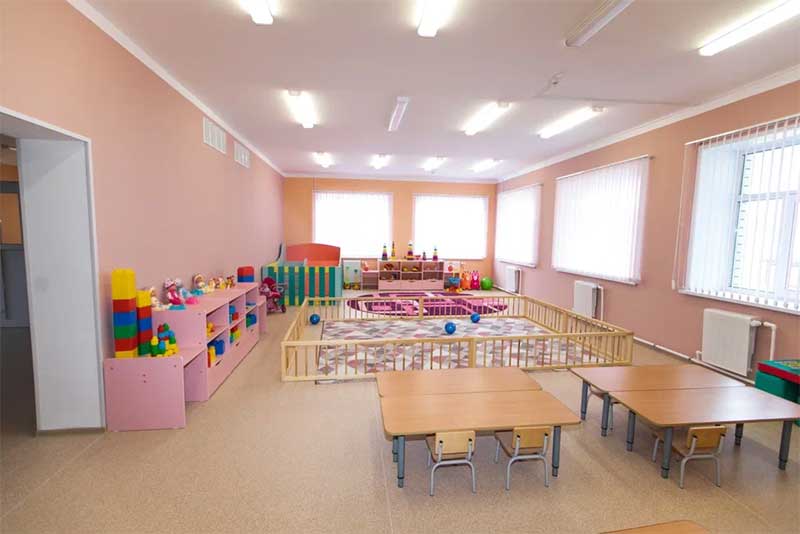Медработники Оренбуржья получили право первоочередного устройства детей в школы и детсады
