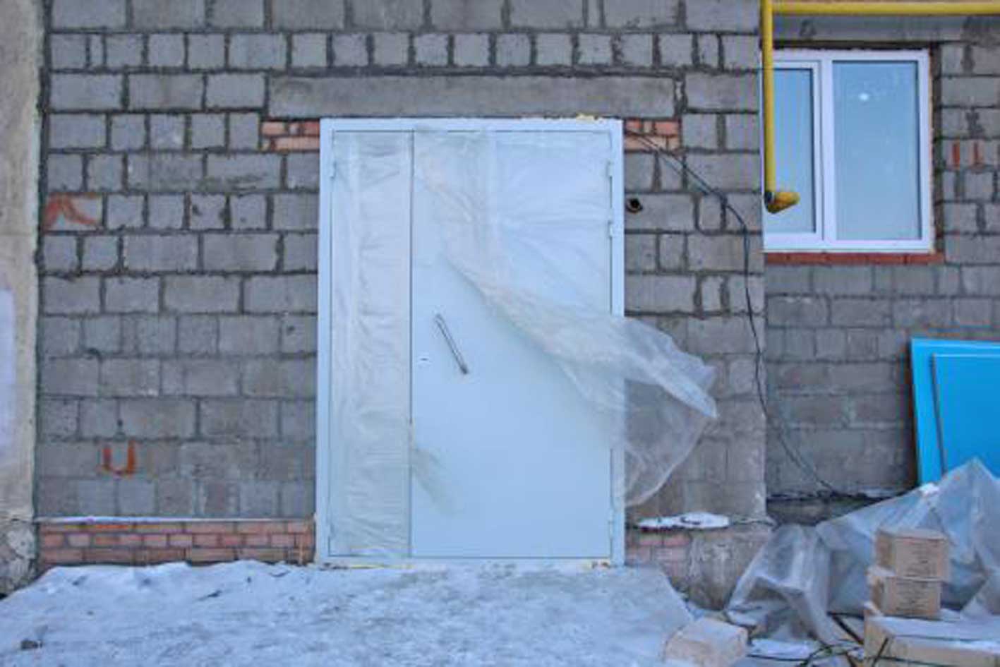 Ремонтно-восстановительные работы аварийного жилого дома посёлка Новорудный вышли на завершающую стадию