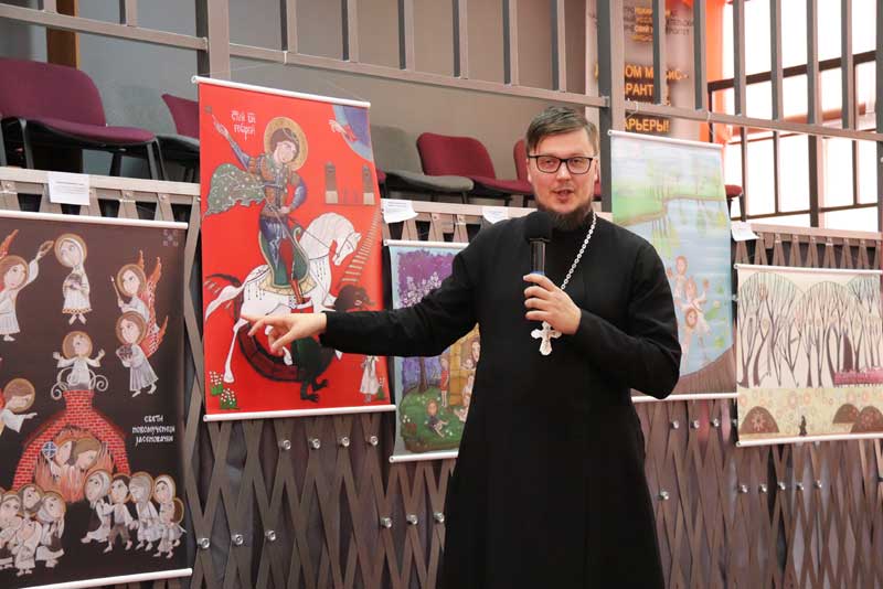 Картины сербской монахини привезли в Новотроицк