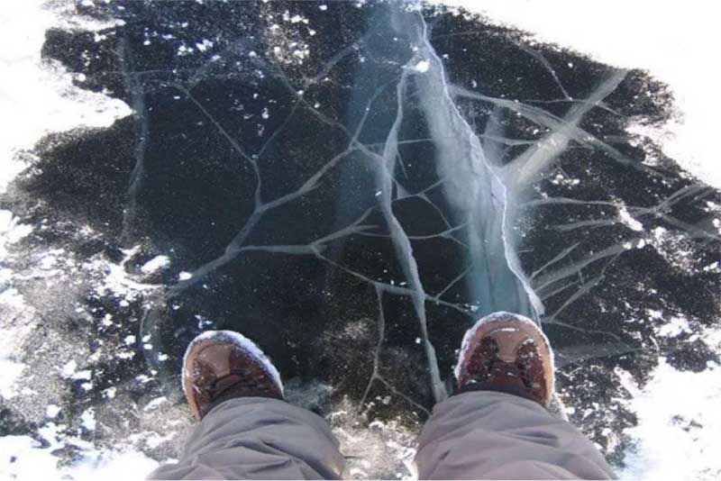 С каждым днём лёд становится всё опаснее