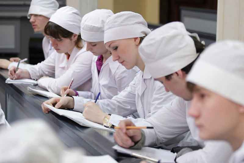В Новотроицке реализуется программа   целевого обучения будущих врачей