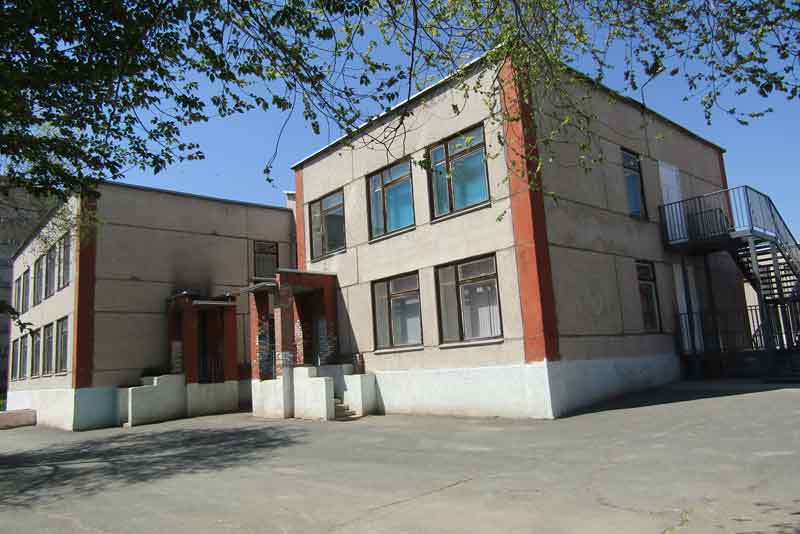 В Новотроицке  отремонтируют еще два учреждения образовании