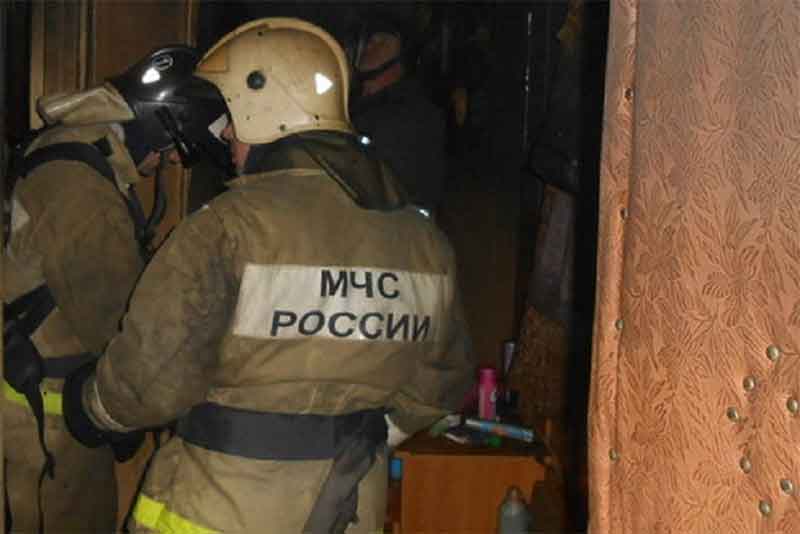 Ребенка и двух женщин спасли на пожаре в Новотроицке