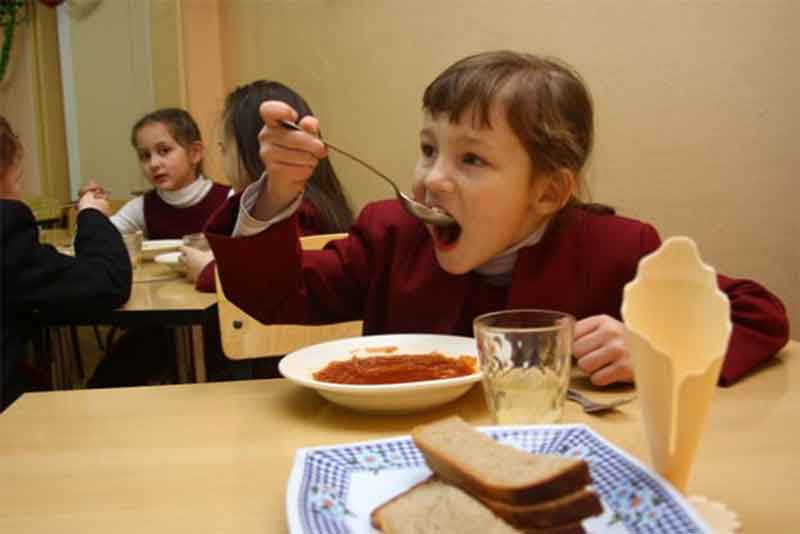 Компенсация за школьное питание заложена в бюджете Оренбуржья