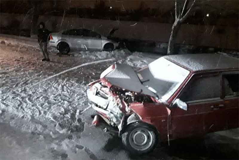 Пассажирка Ford Focus пострадала в столкновении с ВАЗом в Новотроицке