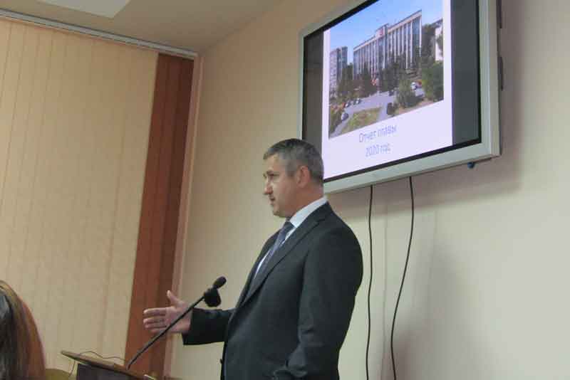 Депутаты заслушали отчет главы города Дмитрия Буфетова о работе местной администрации в прошлом году