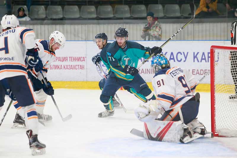 «Южный Урал» проиграл хоккейному клубу «Торпедо» со счетом 3:2