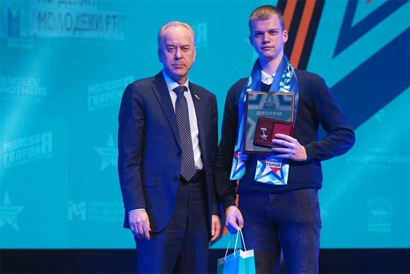 Студент Новотроицкого колледжа Егор Бугаев получил медаль «Герой Нашего Времени»