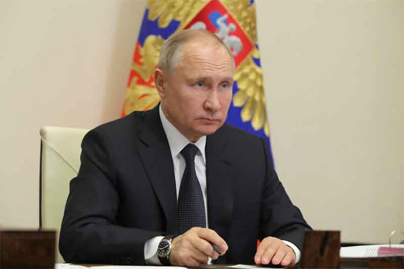 Президент Путин поручил главам регионов лично контролировать темпы вакцинации