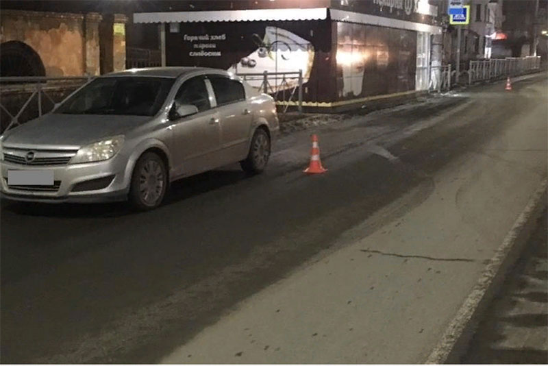В Новотроицке водитель иномарки сбил 19-летнюю девушку на пешеходном переходе