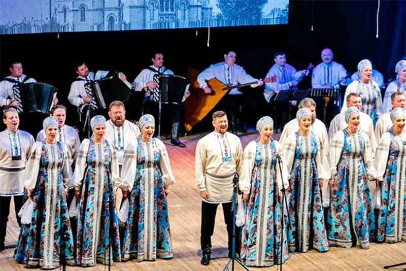 Оренбургский русский народный хор, в рамках  гастрольного тура, выступит в Новотроицке