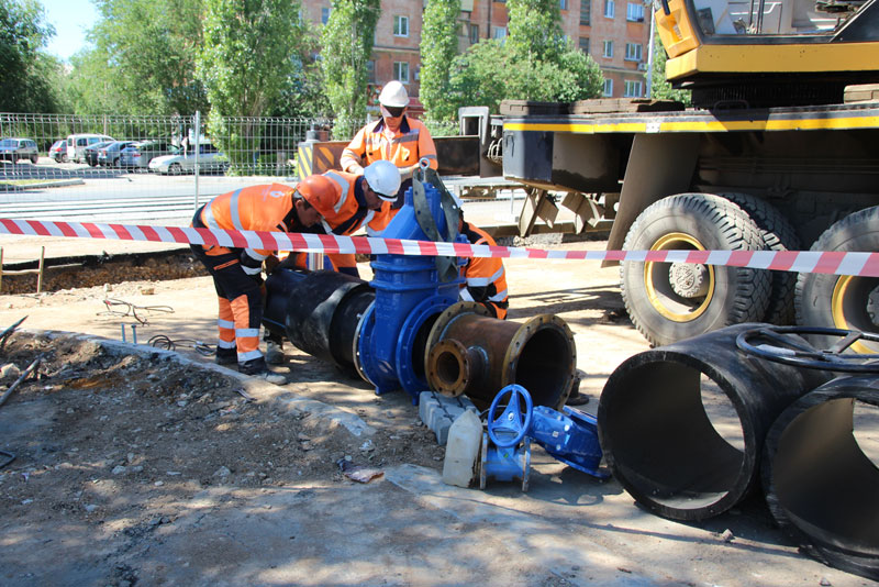Масштабные работы по ремонту магистрального водовода в Новотроицке продолжаются