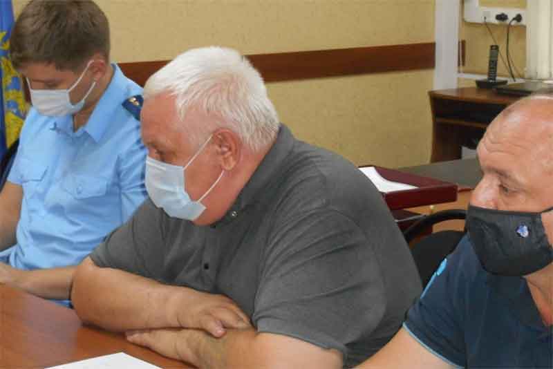Прокурор  Новотроицка Андрей Волков провел межведомственное совещание по вопросам  обращения с твердыми коммунальными  отходами