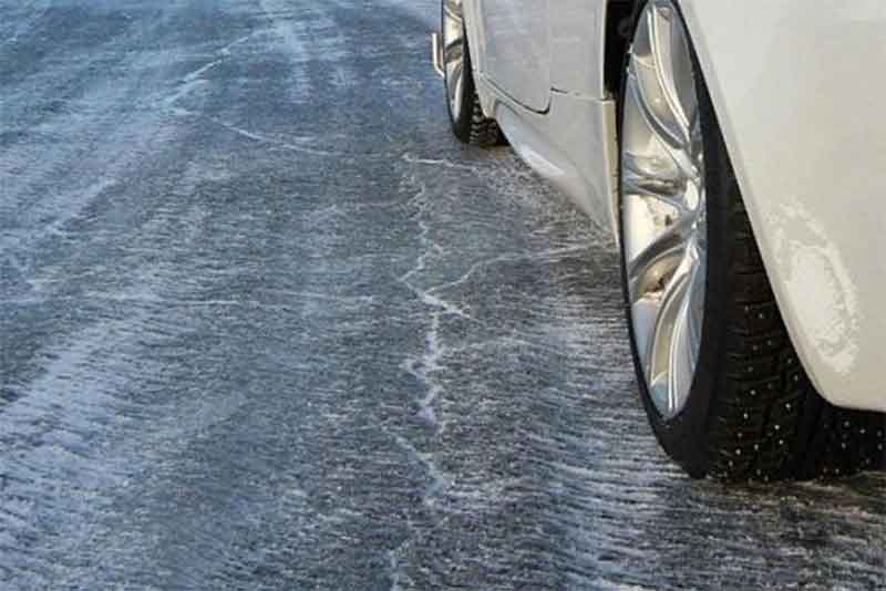 ГИБДД Оренбуржья предупреждает об осложнении дорожной обстановки из-за ледяного дождя