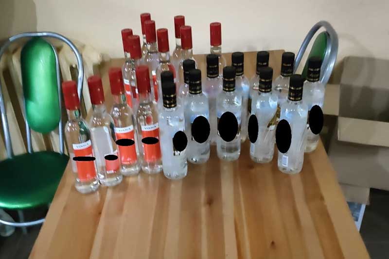 В Новотроицке  полицейские  изъяли  24 бутылки безакцизного алкоголя