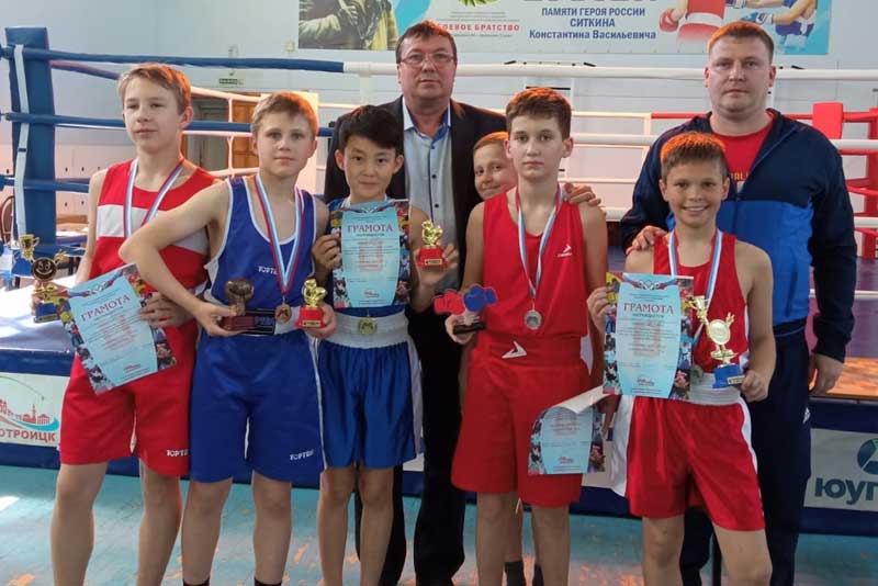 Турнир по боксу памяти В.Столярова прошел в Новотроицке