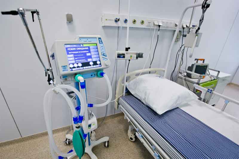 В COVID-госпитале Новотроицка работает 55 аппаратов ИВЛ
