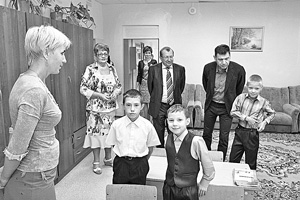 Вячеслав ЛАБУЗОВ: «Новотроицкая коррекционная  школа-интернат - одна из лучших  не только в  области, но и в стране...»