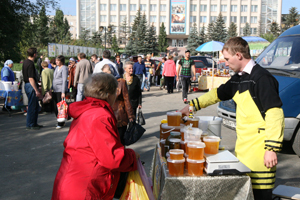 Этой ярмарки краски … 