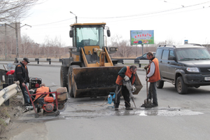 Ямочный ремонт дорог завершится к Первомаю